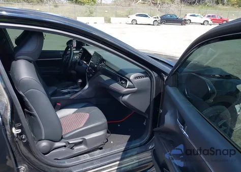 2021 Toyota Camry Trd z USA, uszkodzony, nr VIN 4T1KZ1AK8MU047629